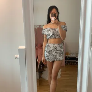 NWT LF blue floral wrap short and off the shoulder top set